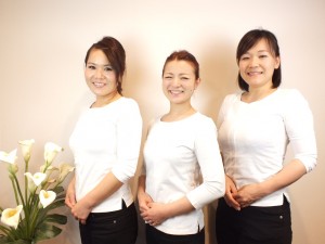 ３